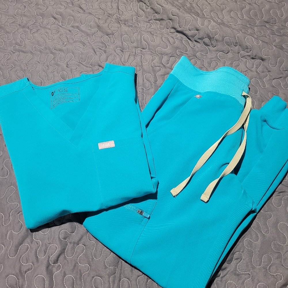 Figs scrub set